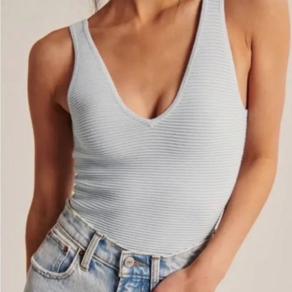 NWT Abercrombie and Fitch V Ribbed Bodysuit M